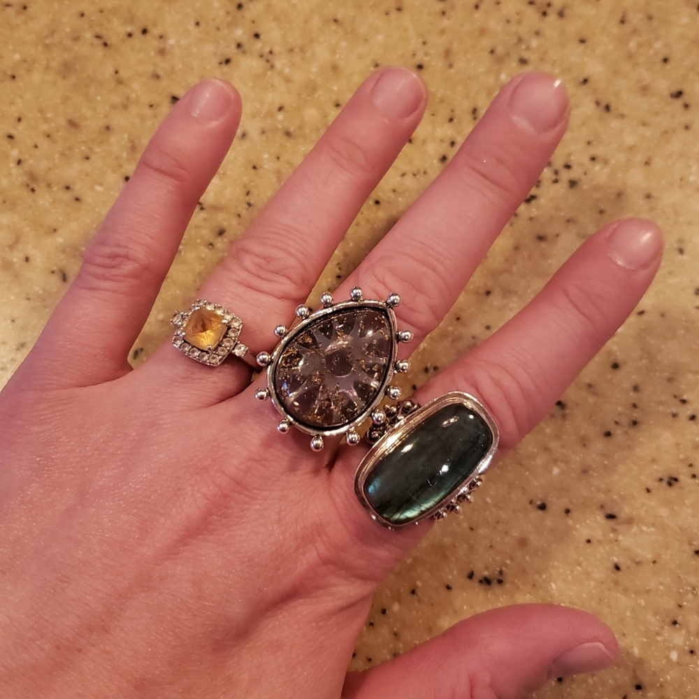 NWOT Size 8 Tear Drop Ring